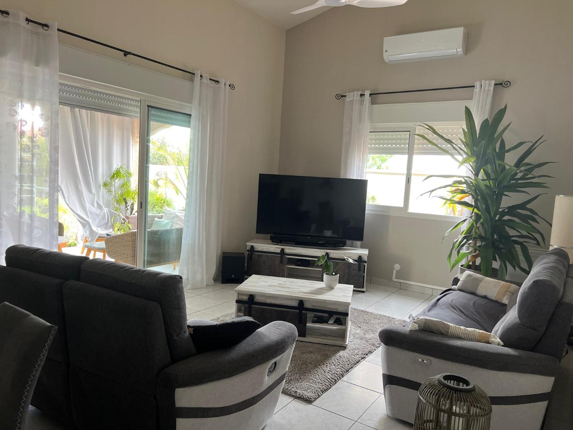 Villa Etang Sale Les Bains Avec Piscine Privee Экстерьер фото